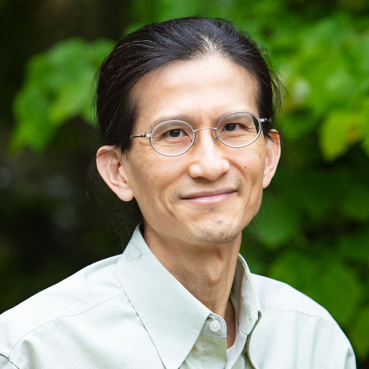 Portrait of Dr. Loong-Tak Lim at U of G's Conservatory Gardens