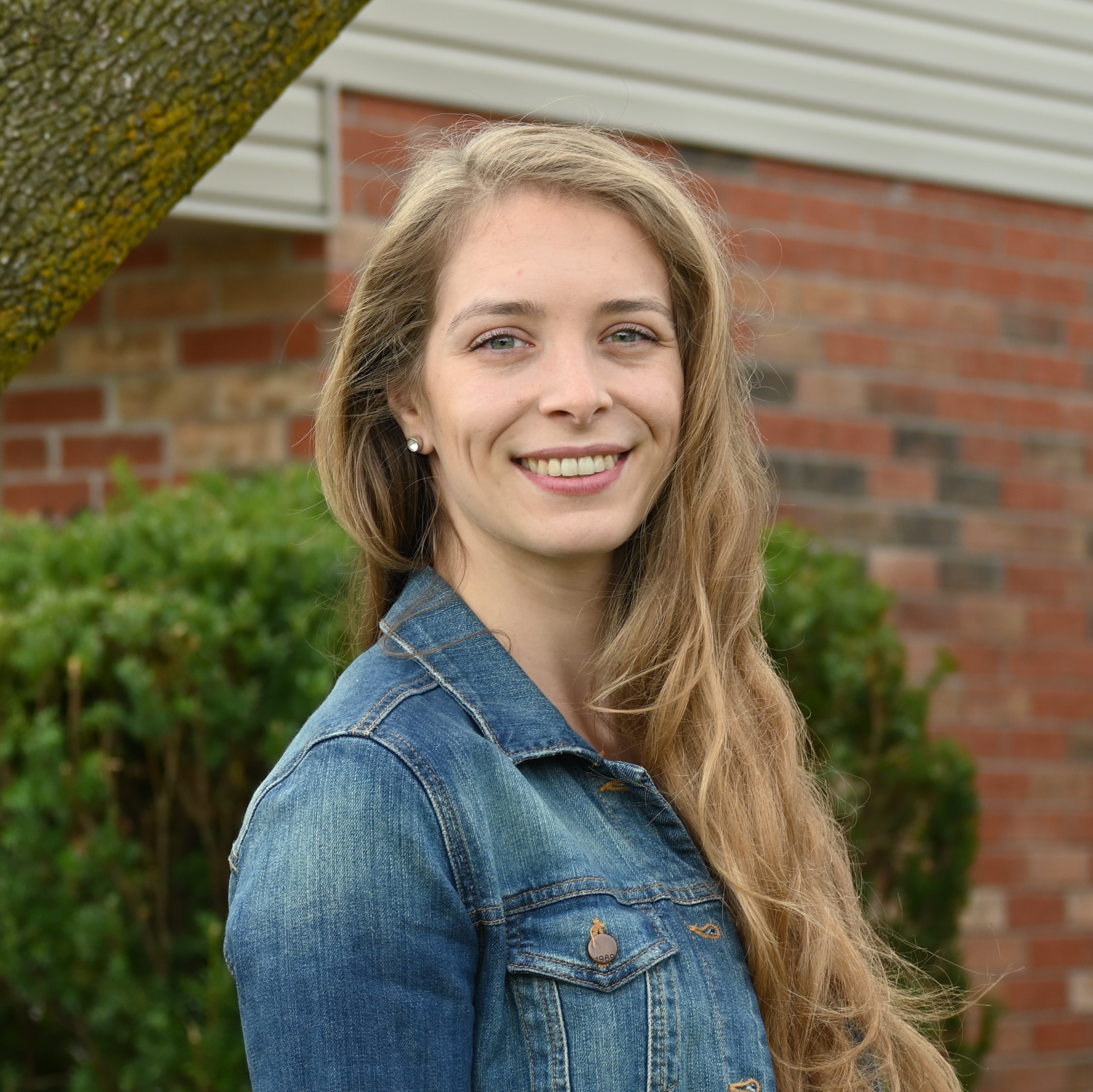 Headshot of University of Guelph Graduate student Elizabeth Porter