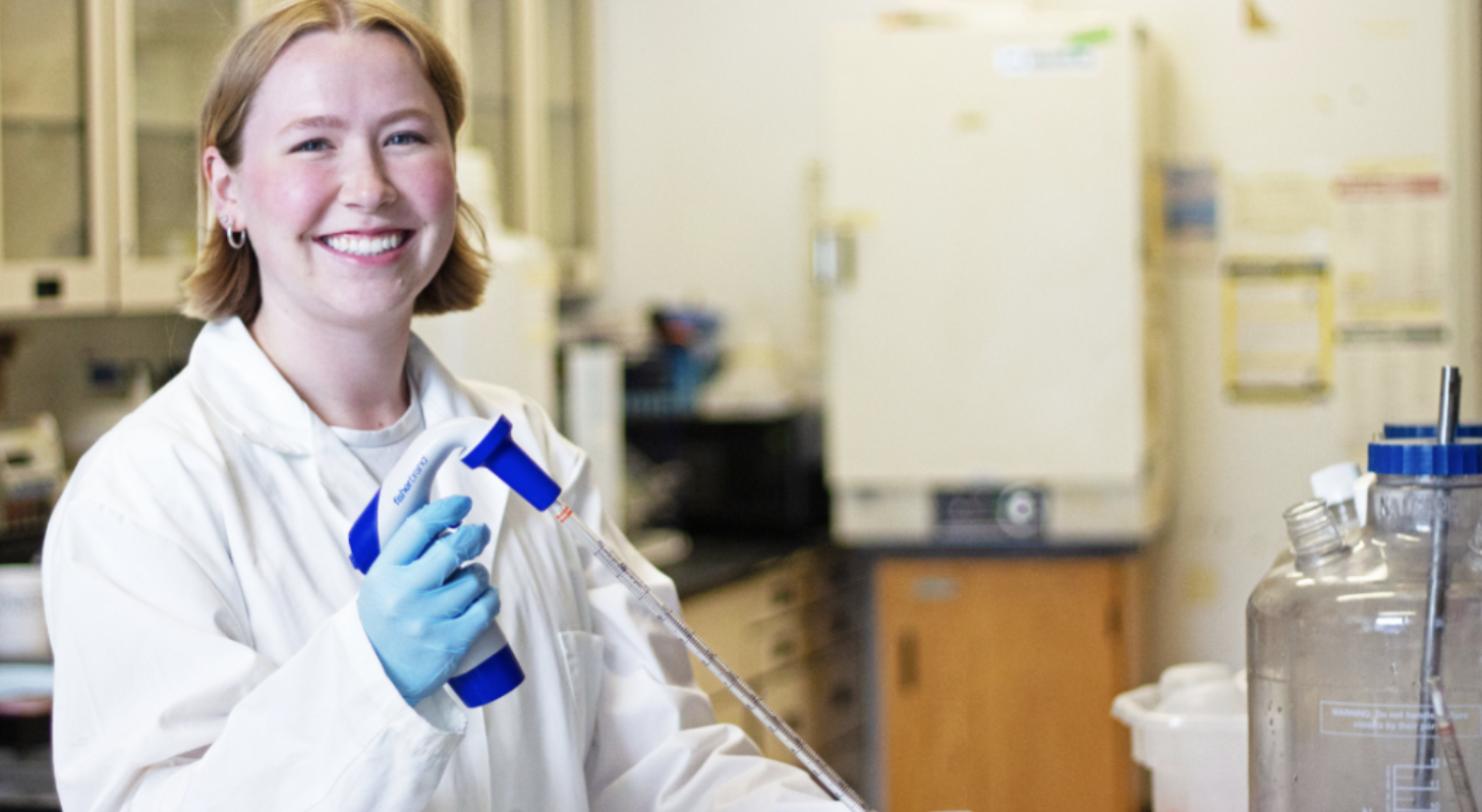 U of Guelph Master of Biotechnology student Taylor Howson in the lab